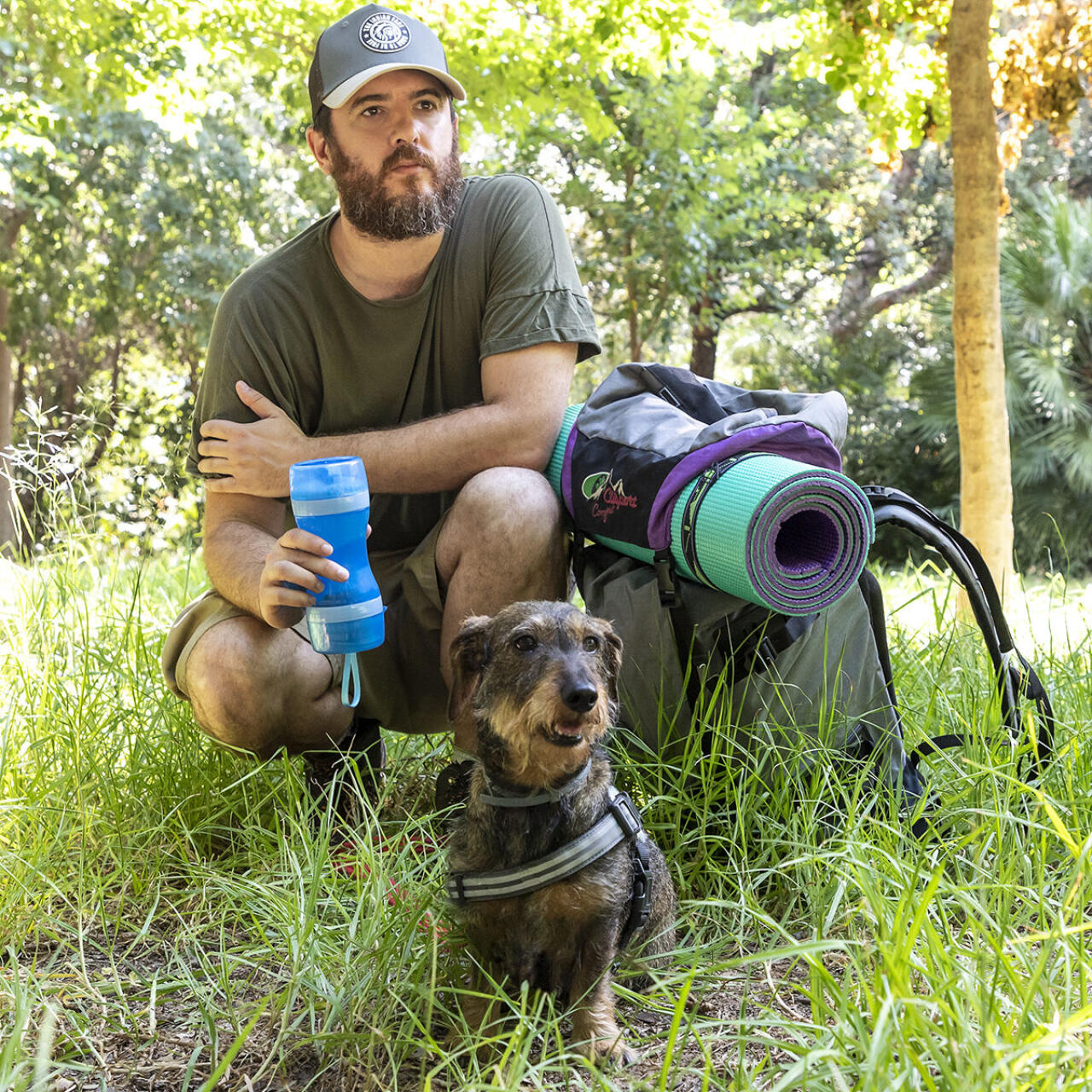 Botella con Depósito de Agua y Comida para Mascotas 2 en 1 Pettap